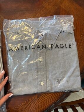 American Eagle Outfitters Men’s Light Gray Button-Down Shirt